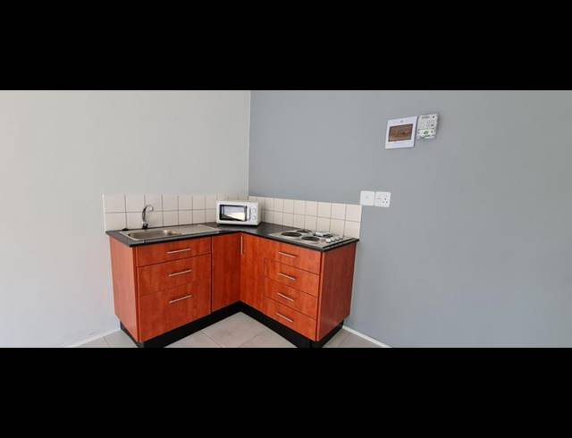 1 BEDROOM PROPERTY TO RENT IN STRAND NORTH